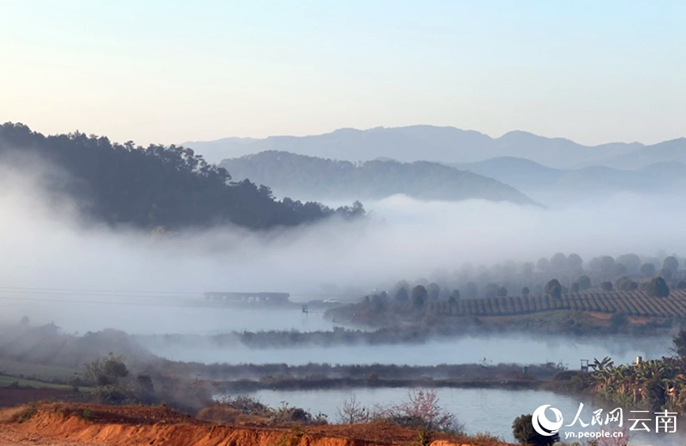 ทัศนียภาพยามเช้าในฤดูหนาวของอำเภอหนิงเอ่อร์ (นสพ.พีเพิลส์เดลี่ออนไลน์/Li Tianya)