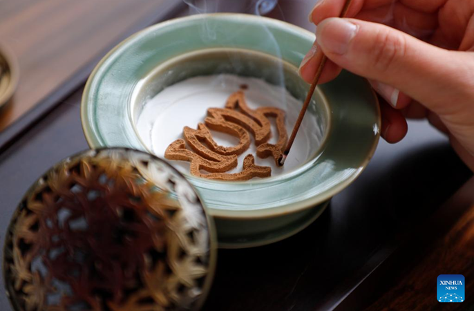 ทักษะการชงชาแบบใหม่และวิธีดื่มชาได้รับความนิยมที่มณฑลอานฮุยทางตะวันออกของจีน