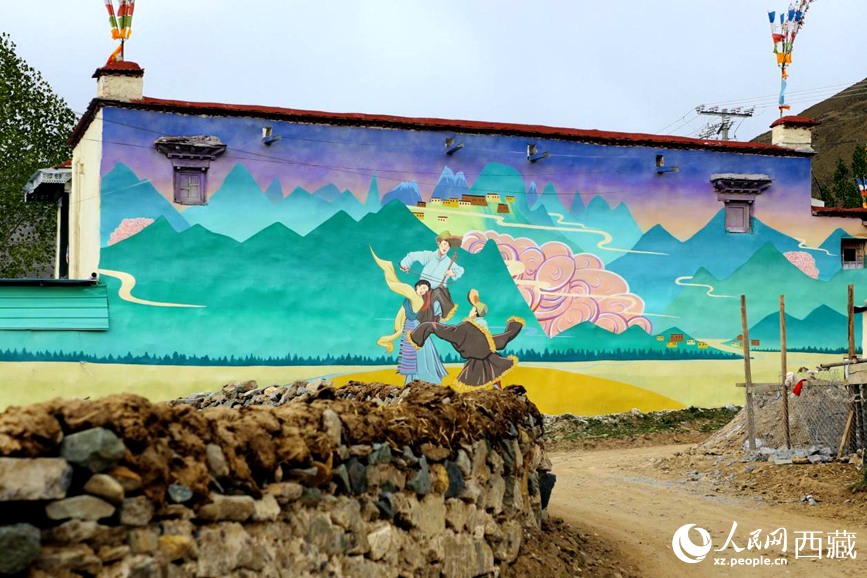 ภาพวาดสามมิติแต่งแต้มสีสันให้หมู่บ้านในซีจ้าง