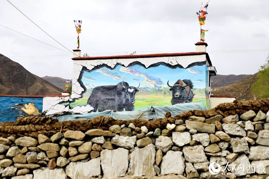 ภาพวาดสามมิติแต่งแต้มสีสันให้หมู่บ้านในซีจ้าง