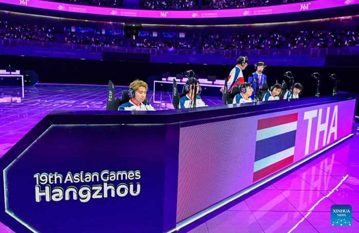ทีมนักกีฬาอีสปอร์ตไทยเตรียมพร้อมก่อนลงแข่งขันเกม Arena of Valor หรือ AoV เอเชียนเกมส์ เวอร์ชัน กลุ่มดี ในการแข่งขันกีฬาเอเชียนเกมส์ ครั้งที่ 19 ที่เมืองหางโจว มณฑลเจ้อเจียง ภาคตะวันออกของจีน วันที่ 24 กันยายน พ.ศ. 2566 (เหยียน หลินหยุ่น/ซินหัว)