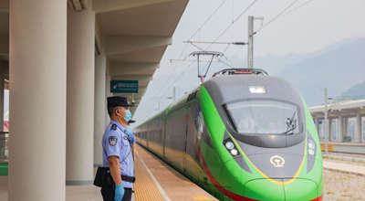 รถไฟข้ามแดนจีน-ลาวสร้างประโยชน์อนันต์ใน 1 ปีที่ผ่านมา