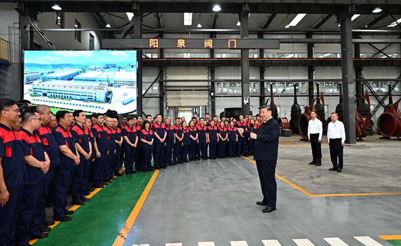 สี จิ้นผิง ตรวจสอบโรงงานผลิตในเมืองซานซี