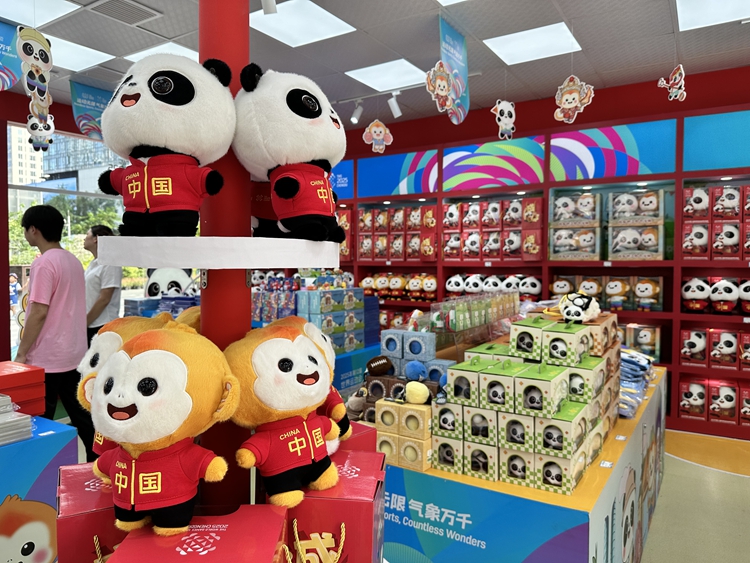 มาดูกันว่าร้านจำหน่ายสินค้าลิขสิทธิ์ของการแข่งขันกีฬาโลกมีอะไรน่าซื้อบ้าง