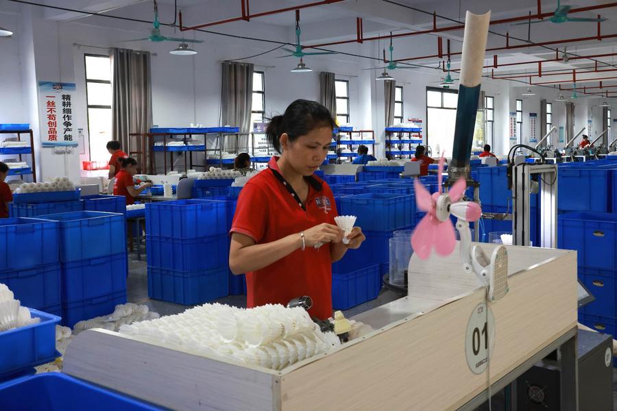 สินค้ากีฬาที่ผลิตในมณฑลกุ้ยโจวและมณฑลฝูเจี้ยนส่งออกไปทั่วโลก