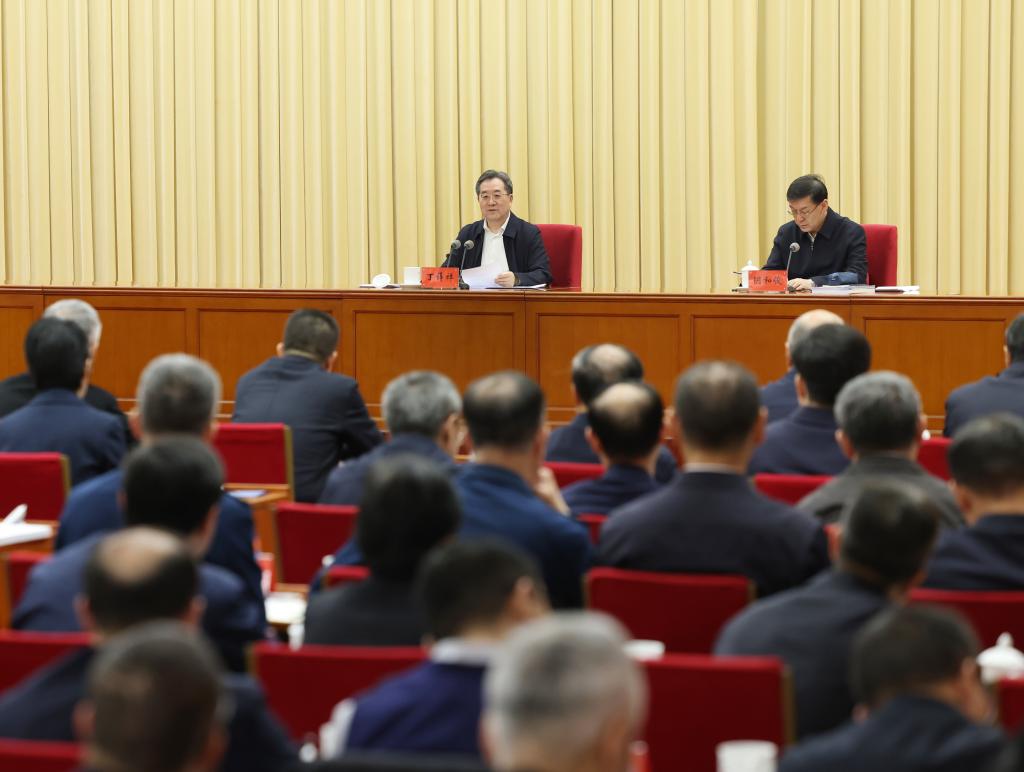 เจ้าหน้าที่ระดับสูงของจีนเรียกร้องให้มีการพัฒนาวิทยาศาสตร์และเทคโนโลยีอย่างต่อเนื่องและยั่งยืน