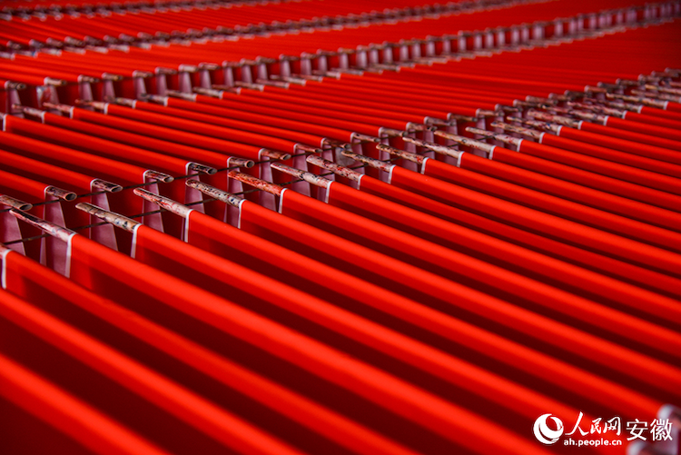 มณฑลอันฮุยเดินหน้าผลิตป้ายคำอวยพรเทศกาลตรุษจีนอย่างเต็มที่