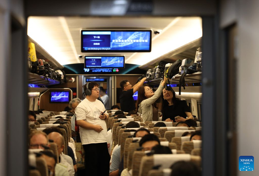 รถไฟความเร็วสูงปักกิ่ง-เซี่ยงไฮ้ : ฉลองครบรอบ 15 ปีแห่งการให้บริการ